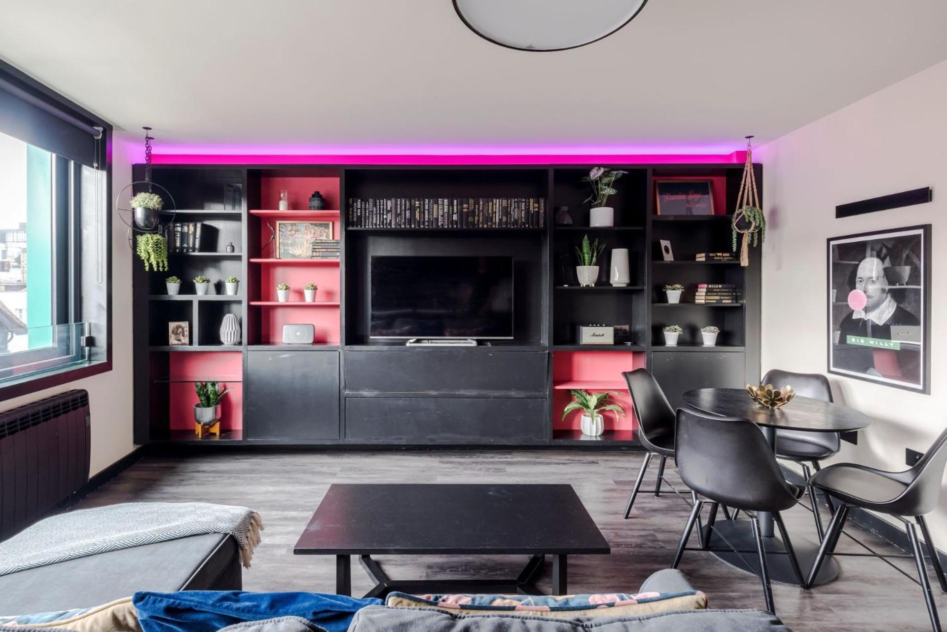 The Influencer Suite - Soho - By Frankie Says London Luaran gambar
