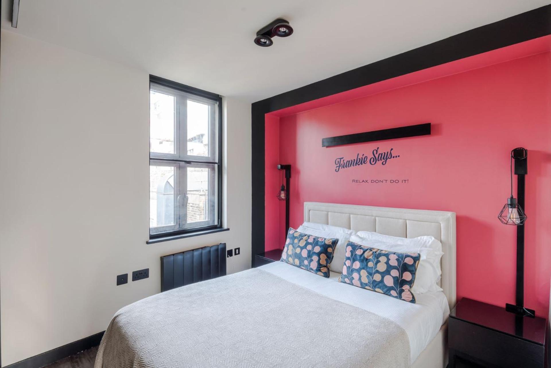 The Influencer Suite - Soho - By Frankie Says London Luaran gambar