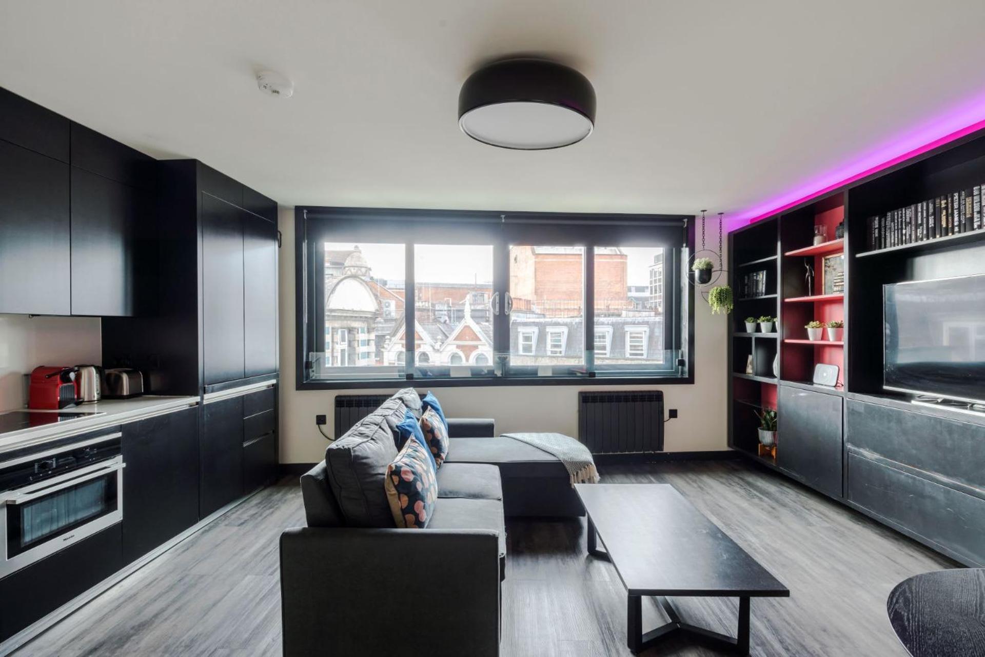 The Influencer Suite - Soho - By Frankie Says London Luaran gambar