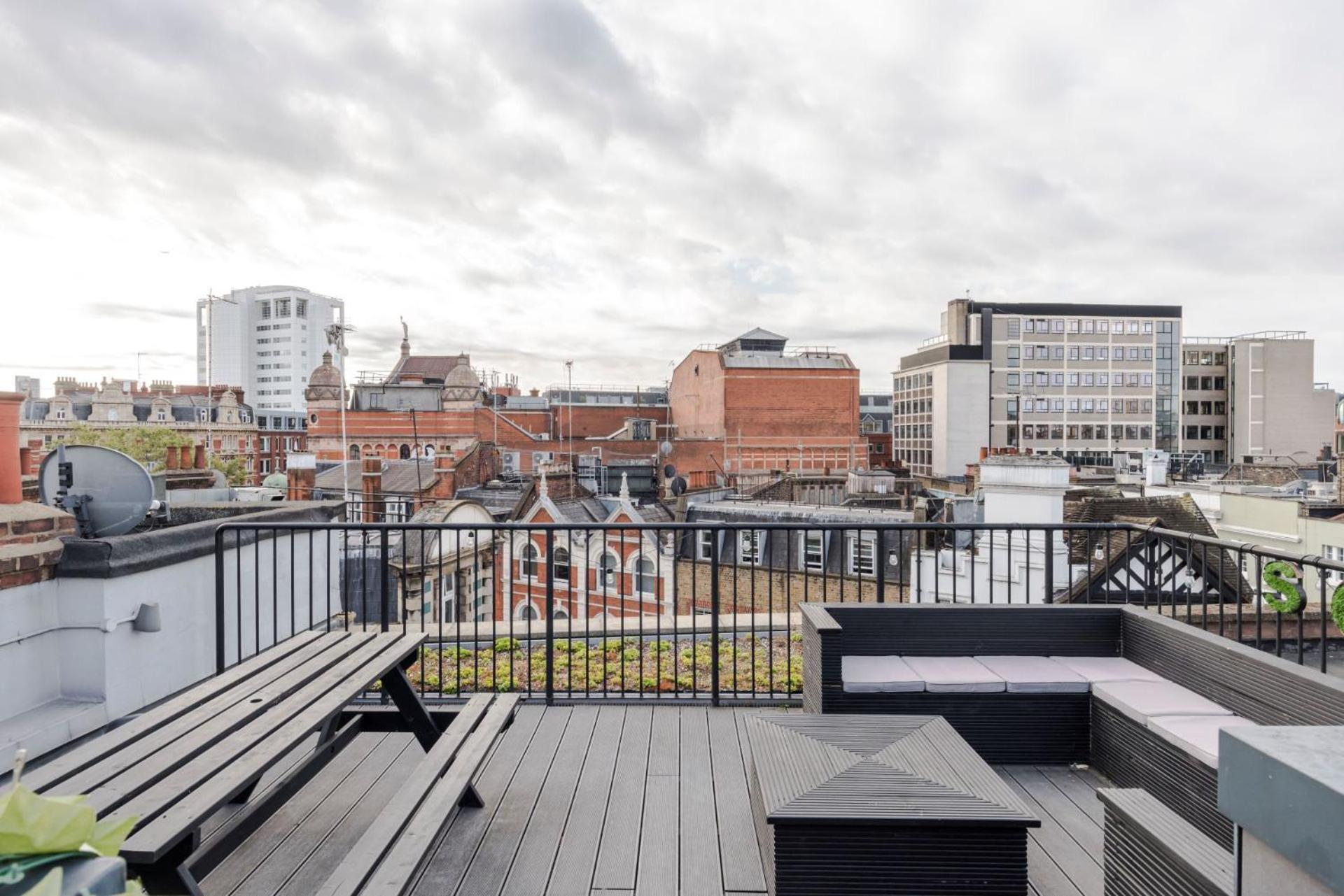 The Influencer Suite - Soho - By Frankie Says London Luaran gambar
